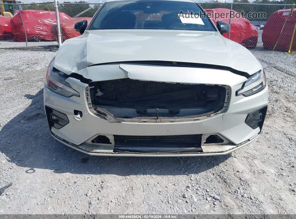 7JR102FM4KG007121 2019 VOLVO S60 Серый Вид спереди