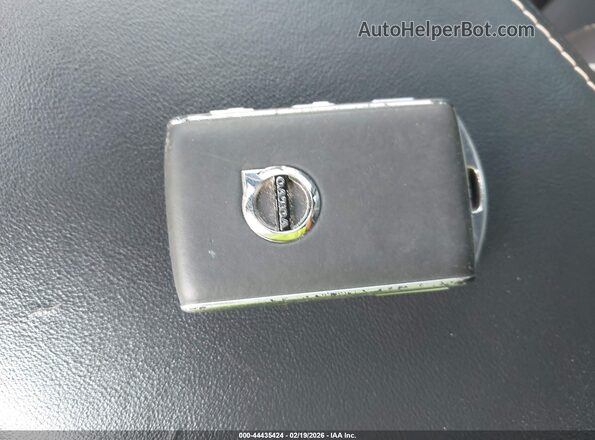 7JR102FM4KG007121 2019 VOLVO S60 Серый Вид панели приборов