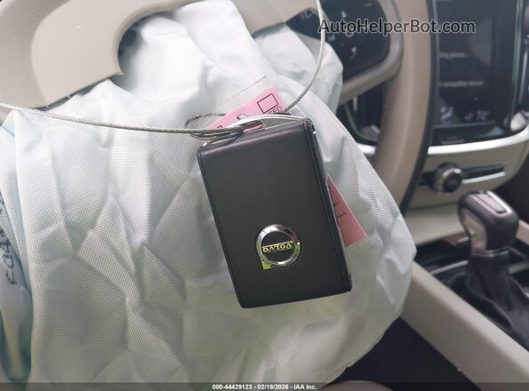7JR102FZXMG112633 2021 VOLVO S60 Gray Vista del salpicadero