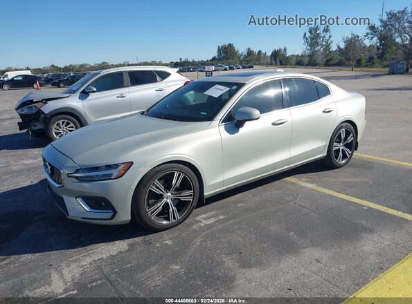 7JRA22TL4KG010090 2019 VOLVO S60 Gray წინა მარცხენა ხედი სამი მეოთხედიდან