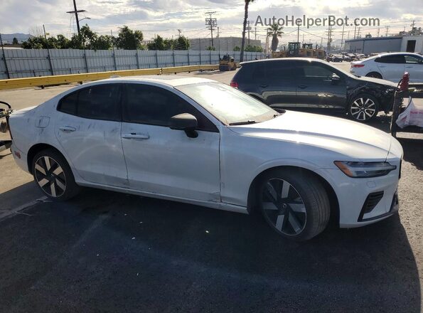 7JRH60FK0RG311394 2024 VOLVO S60 White Front right