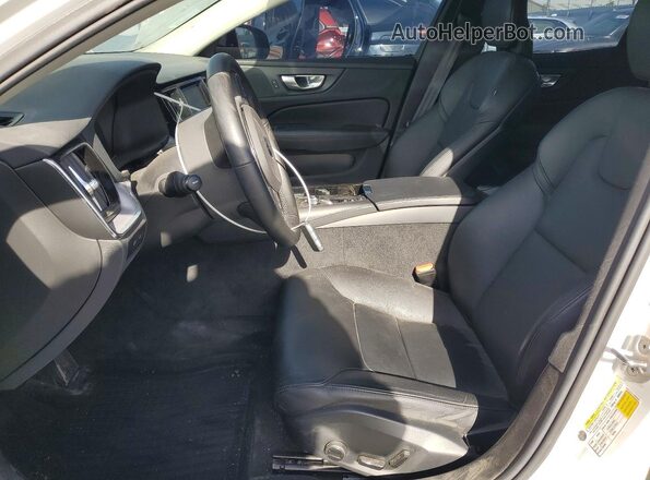 7JRH60FK0RG311394 2024 VOLVO S60 White Front interior view