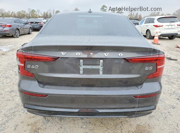 7JRL12FK2RG321428 2024 VOLVO S60 Gray Հետևի տեսք