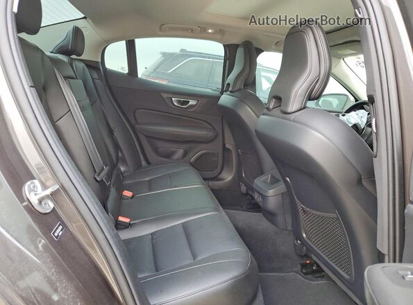 7JRL12FK2RG321428 2024 VOLVO S60 Gray Հետևի նստատեղերի տեսք