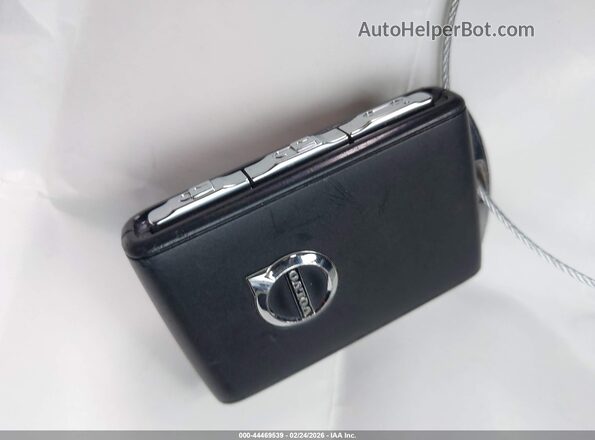 7JRL12FL9RG281048 2024 VOLVO S60 Gray Առջևի վահանակի տեսք