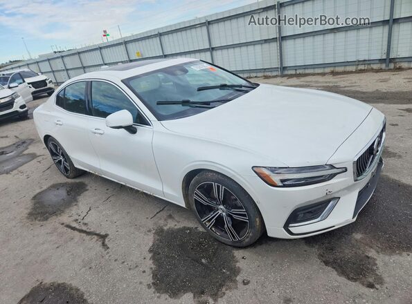 7JRL12FLXNG165397 2022 VOLVO S60 White Widok z przodu