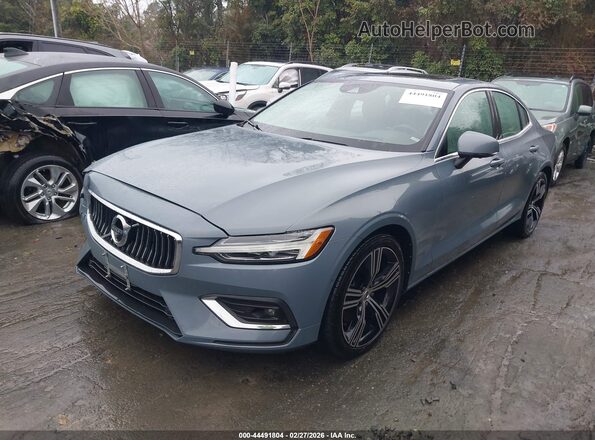 7JRL12TL2NG162014 2022 VOLVO S60 Light Blue Передня ліва чверть