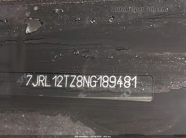 7JRL12TZ8NG189481 2022 VOLVO S60 Gray Vista del compartimento del motor