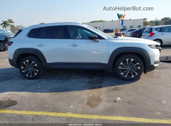 7MMVAAEW3TN142758 2026 MAZDA CX-50 HYBRID White Սալոնի հետևի տեսք