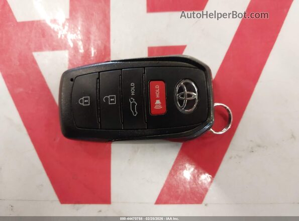 7MUDAABG5SV138850 2025 TOYOTA LL Blue Widok deski rozdzielczej