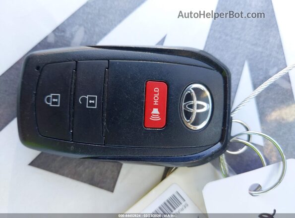 7MUEAAAG8NV026781 2022 TOYOTA LL Серый Вид панели приборов