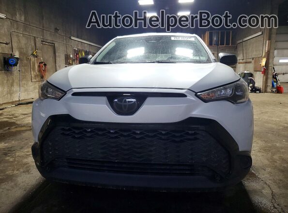 7MUFBABG9SV074012 2025 TOYOTA LL White Vista frontal