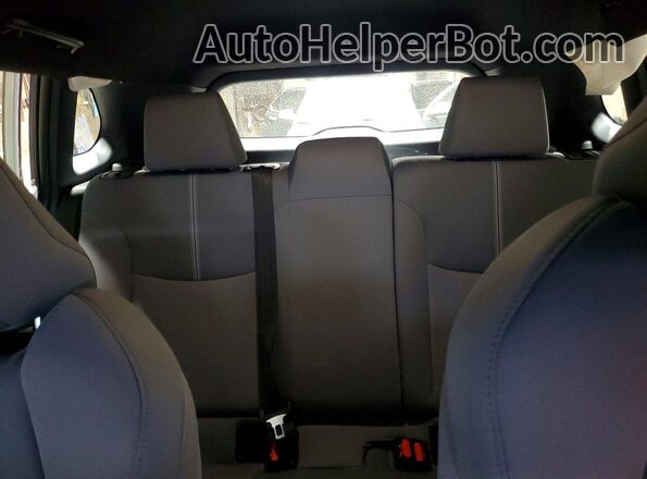 7MUFBABG9SV074012 2025 TOYOTA LL White Vista de los asientos traseros