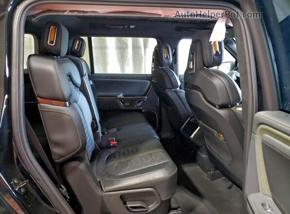 7PDSGABA5RN035836 2024 RIVIAN R1S Black უკანა სალონის ხედი