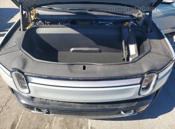 7PDSGABA7RN032856 2024 RIVIAN R1S Gray Вид підкапотного простору