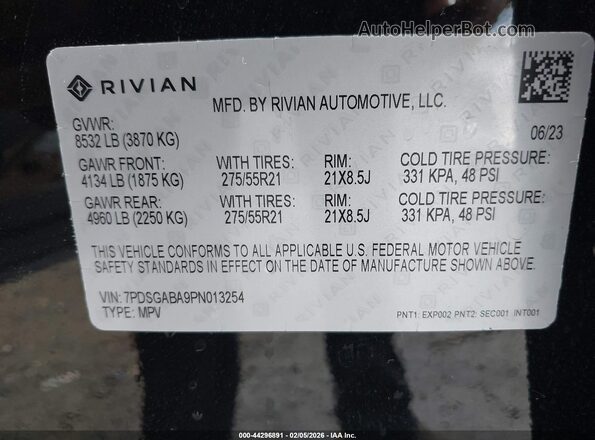 7PDSGABA9PN013254 2023 RIVIAN R1S Black Engine compartment view
