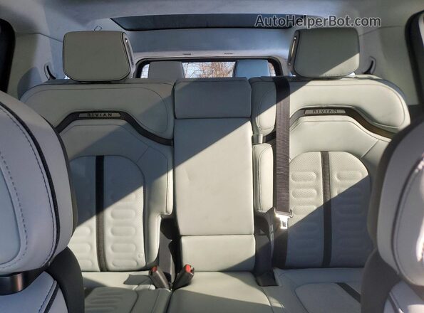 7PDSGABA9RN043969 2024 RIVIAN R1S Белый Вид задних сидений