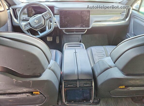 7PDSGABL0NN000455 2022 RIVIAN R1S Зеленый Вид панели приборов
