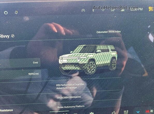 7PDSGBBA3SN066045 2025 RIVIAN R1S Gray Вид щитка приладів