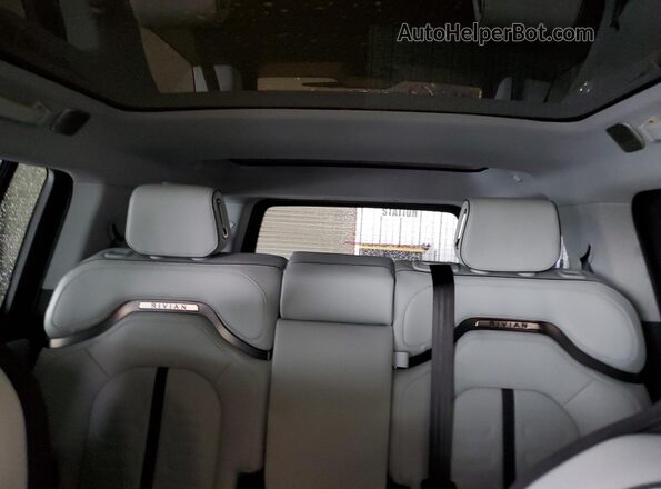 7PDSGCBA8TN079297 2026 RIVIAN R1S Gray Вид задніх сидінь