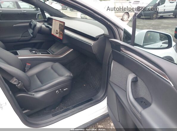7SAXCAE51NF357196 2022 TESLA MODEL X White Widok wnętrza z przodu