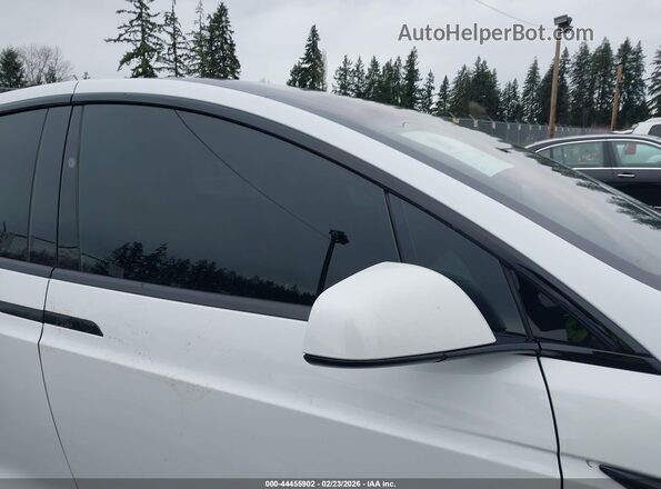 7SAXCAE51NF357196 2022 TESLA MODEL X White Widok wnętrza 360 stopni