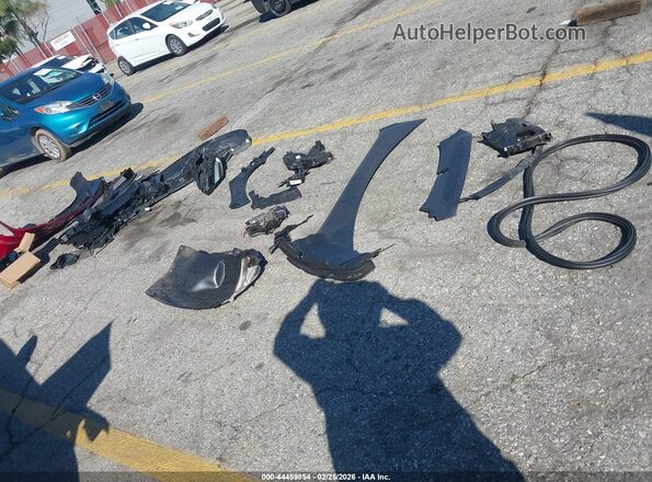 7SAXCAE58TF482662 2026 TESLA MODEL X Burgundy Vista del salpicadero