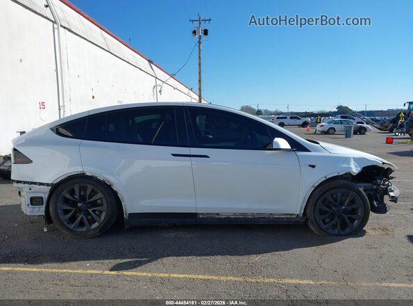 7SAXCBE50NF362668 2022 TESLA MODEL X White 360 interior view