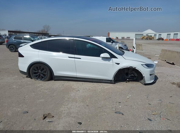 7SAXCBE50PF402413 2023 TESLA MODEL X Белый Вид задней части салона