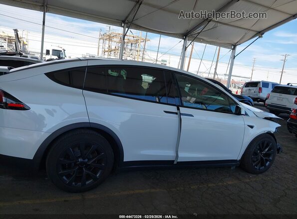 7SAXCBE52RF441278 2024 TESLA MODEL X White Սալոնի 360 աստիճան տեսք