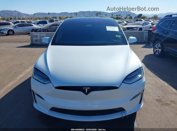 7SAXCBE62NF332953 2022 TESLA MODEL X Белый Вид панели приборов