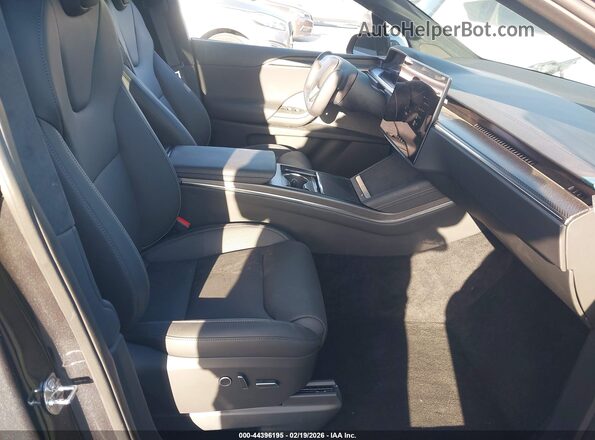 7SAXCBE63TF477867 2026 TESLA MODEL X Gray Widok wnętrza z przodu