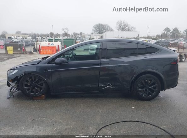 7SAXCDE57RF458752 2024 TESLA MODEL X Gray Widok wnętrza z tyłu