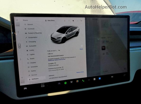 7SAXCDE59RF436624 2024 TESLA MODEL White Instrument cluster view