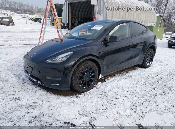 7SAYGAEE0NF381904 2022 TESLA MODEL Y Black Przód lewy