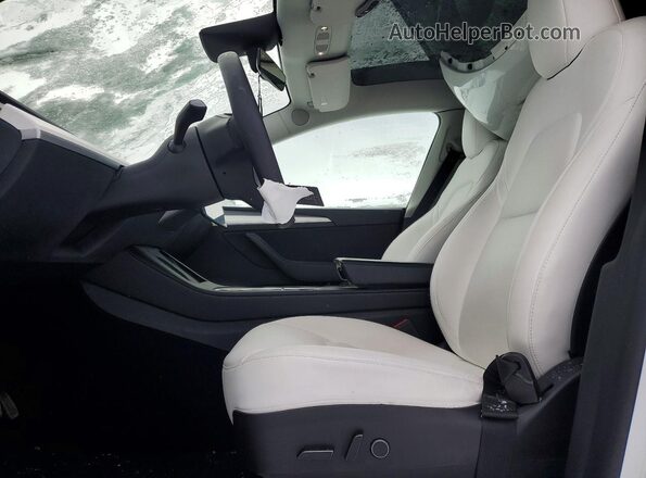 7SAYGAEE0PF695846 2023 TESLA MODEL White Vista interior delantera