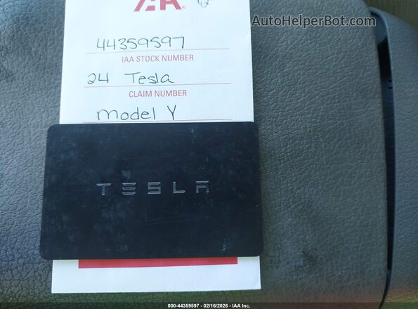 7SAYGAEE4RF029320 2024 TESLA MODEL Y Gray Dashboard view