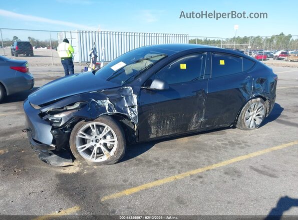 7SAYGAEE4RF029320 2024 TESLA MODEL Y Gray Front view