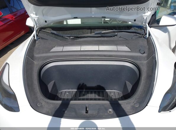 7SAYGAEEXPF800652 2023 TESLA MODEL Y White Widok z tyłu