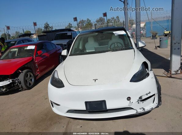 7SAYGAEEXPF800652 2023 TESLA MODEL Y White Widok zestawu wskaźników