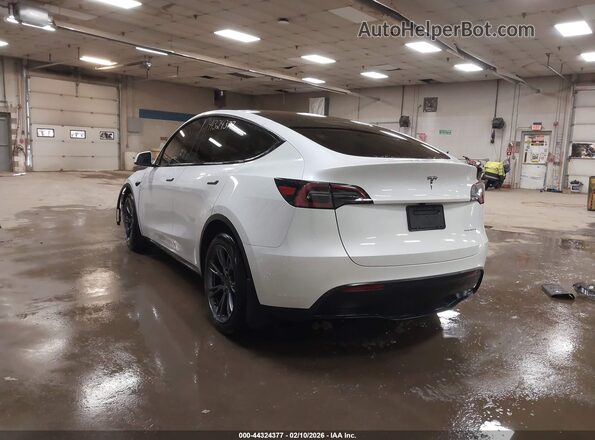 7SAYGAEEXRF214729 2024 TESLA MODEL Y White 