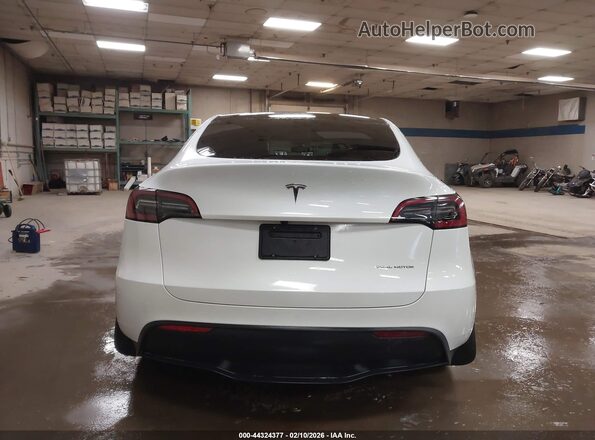 7SAYGAEEXRF214729 2024 TESLA MODEL Y White 
