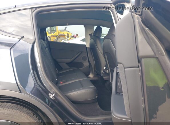 7SAYGDED0SA353733 2025 TESLA MODEL Y Серый Вид наклейки с VIN-кодом