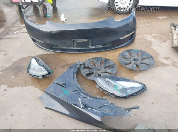 7SAYGDED0SA353733 2025 TESLA MODEL Y Серый Вид панели приборов