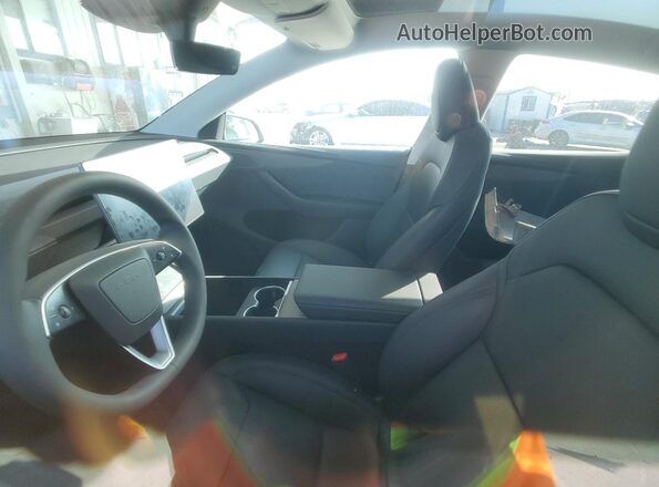 7SAYGDED1TA439957 2026 TESLA MODEL Silver წინა სალონის ხედი