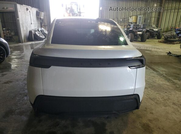 7SAYGDED2TF382672 2026 TESLA MODEL White Հետևի տեսք