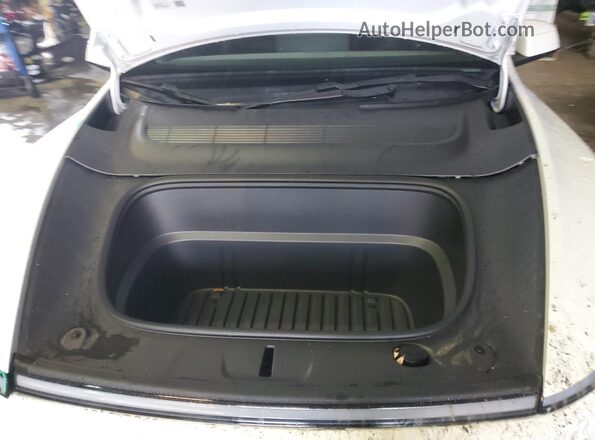 7SAYGDED2TF382672 2026 TESLA MODEL White Սալոնի հետևի տեսք