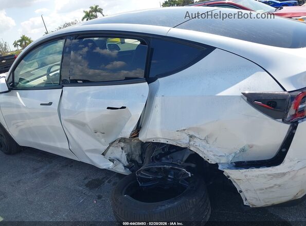 7SAYGDED5RA326621 2024 TESLA MODEL Y White 