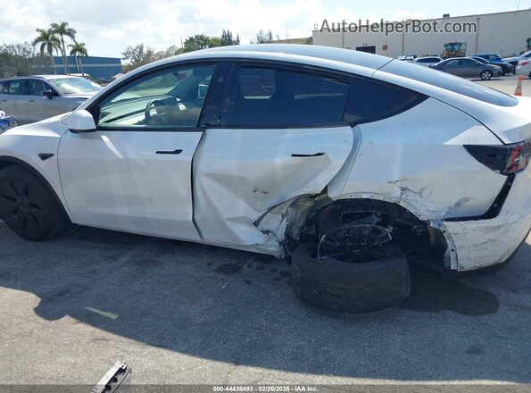 7SAYGDED5RA326621 2024 TESLA MODEL Y White Vista frontal