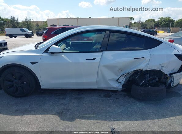 7SAYGDED5RA326621 2024 TESLA MODEL Y White 